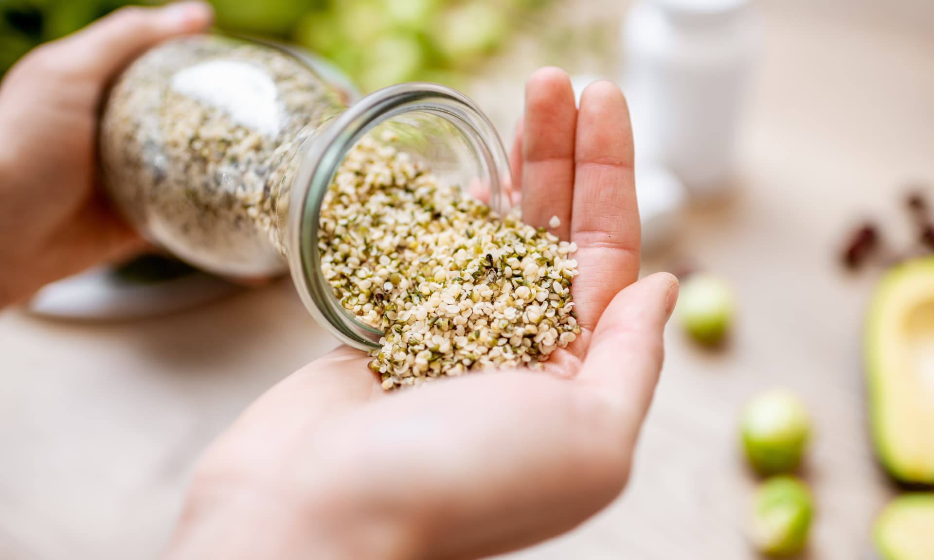 articles/8_hemp_seed_benefits_cykozs.jpg