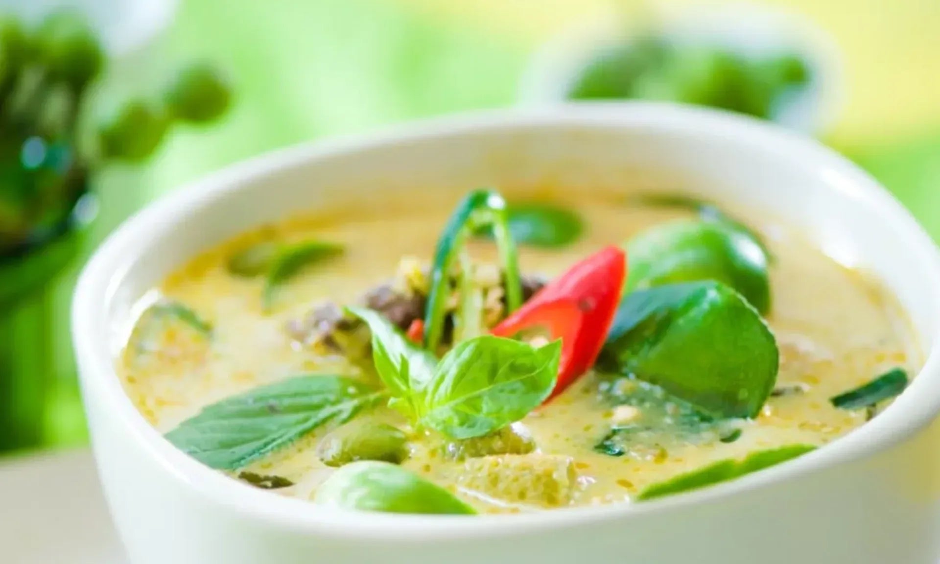 articles/Thai_Curry_Broth_vhkttv_5-3-crop_dvg3xb.webp